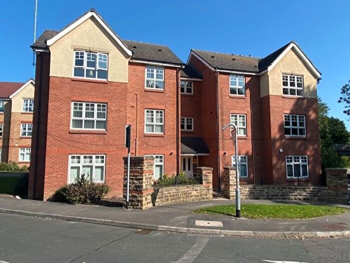 2 Bedroom Flat To Rent In Tavistock Park, Leeds, LS12