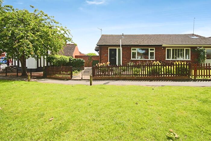 2 Bedroom Bungalow For Sale In Murcott Road East, Whitnash, Leamington Spa, Warwickshire, CV31