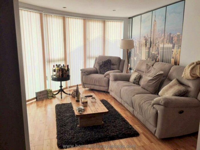 2 Bedroom Apartment To Rent In Comer House, Station Road, New Barnet, EN5