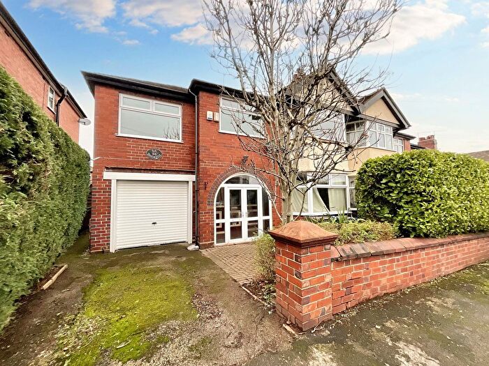 5 Bedroom Semi Detached House For Sale In Walleys Drive, Newcastle, ST5