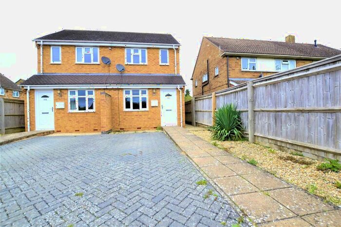 2 Bedroom Semi-Detached House To Rent In Windrush Valley Road, Witney, OX28
