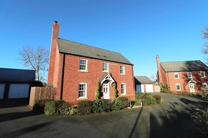 4 Bedroom Detached House For Sale In John Campbell Close, Flore, Northampton, NN7
