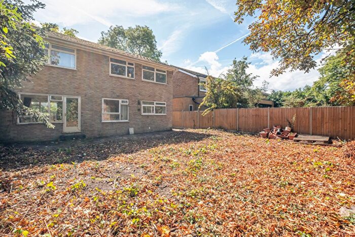 4 Bedroom Detached House For Sale In Martingales Close, Richmond, TW10