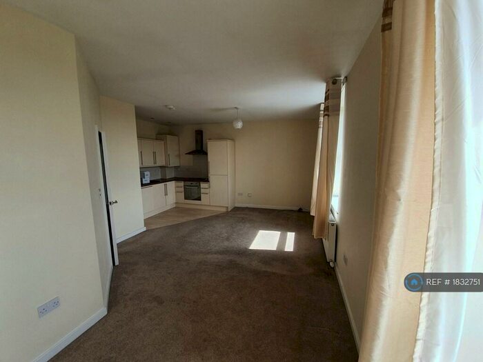 2 Bedroom Flat To Rent In Burnley Road, Sowerby Bridge, HX6