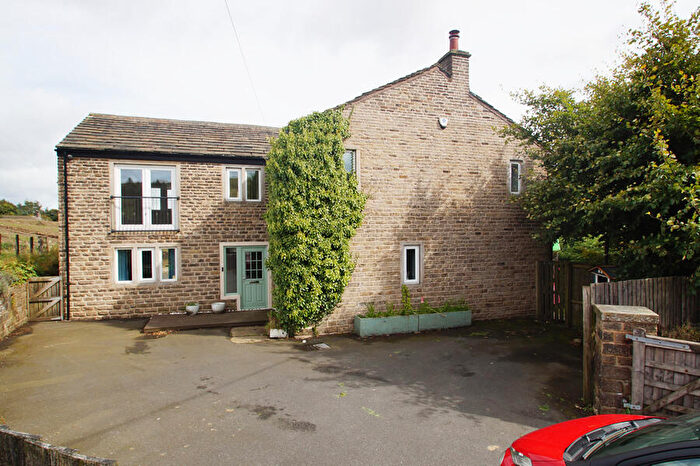4 Bedroom Detached House To Rent In Grandstand, Rochdale Road, Denshaw, Oldham, OL3