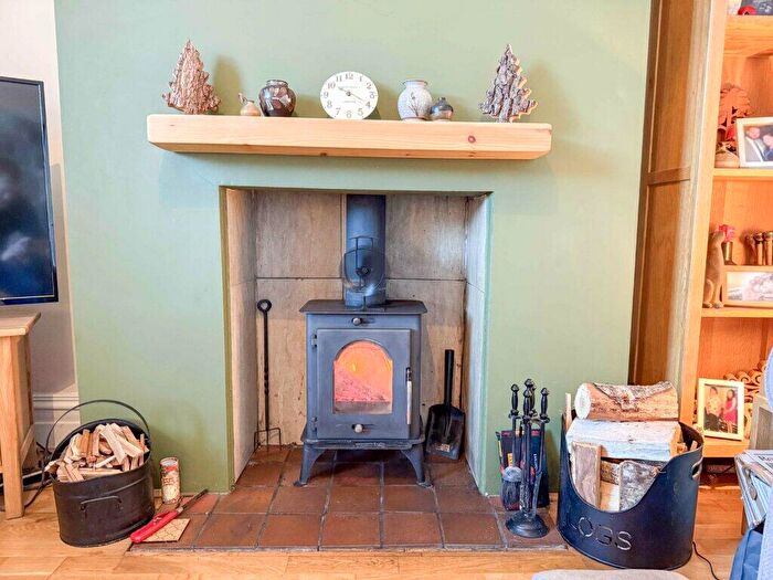 2 Bedroom Terraced House For Sale In Blackburn Road, Haslingden, Rossendale, BB4