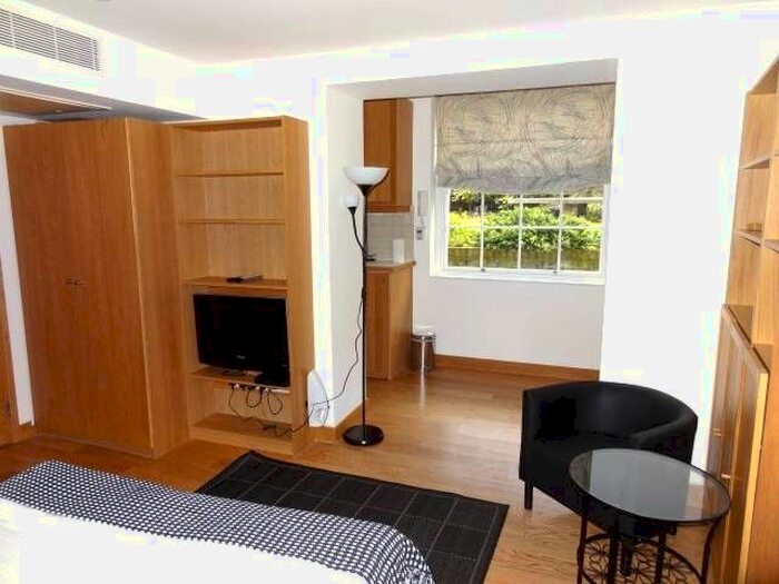 Studio To Rent In Cartwright Gardens, Bloomsbury, London., WC1H