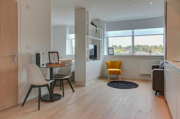 1 Bedroom Studio To Rent In Kings Road, Brentwood, CM14