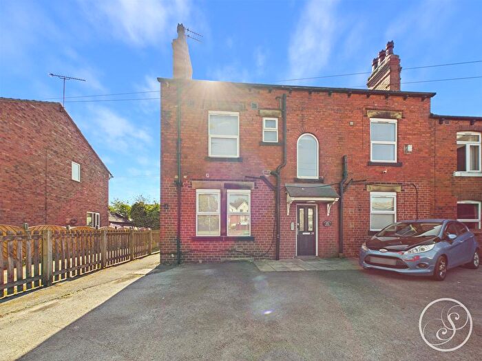 1 Bedroom Flat To Rent In Ashfield Terrace, Stanks, LS15