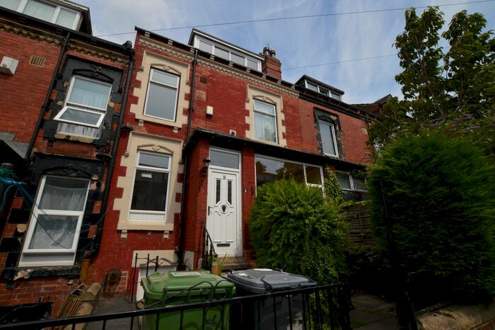 2 Bedroom Terraced House To Rent In Luxor Avenue, Leeds, LS8