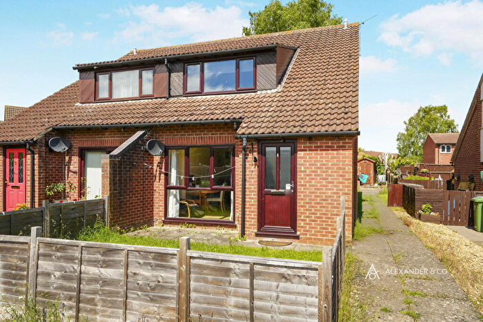 1 Bedroom House To Rent In Hambleside, Bicester, OX26