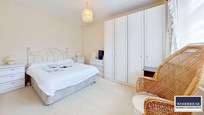 4 Bedroom Detached House For Sale In Hamlet Hill, Roydon, CM19
