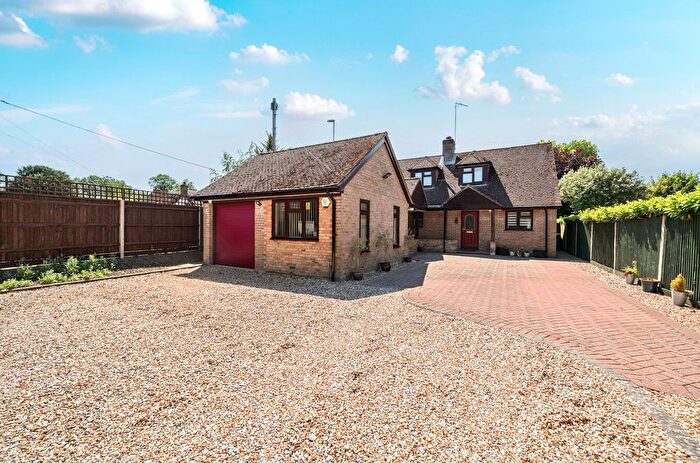 4 Bedroom Detached House For Sale In Sheldons Lane, Hook, Hampshire, RG27