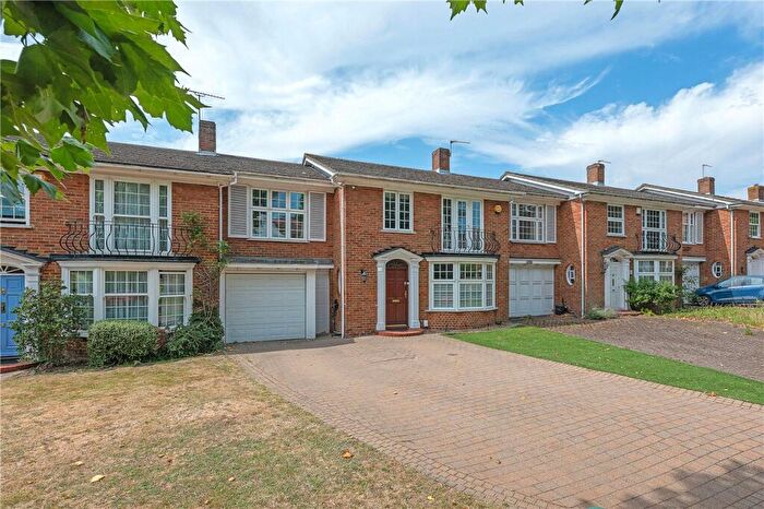 4 Bedroom Terraced House For Sale In Oakwood Avenue, Beckenham, BR3