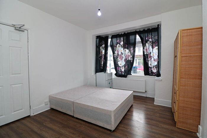 Studio To Rent In St. Barnabas Road, Mitcham, CR4