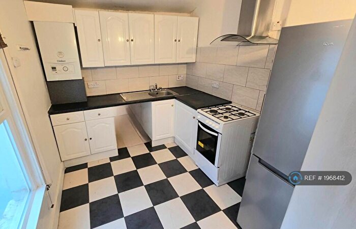 2 Bedroom Flat To Rent In Hathaway Road, Croydon, CR0