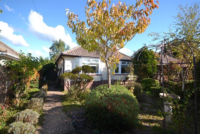 2 Bedroom Detached Bungalow For Sale In Binghams Road, Crossways, Dorchester, DT2