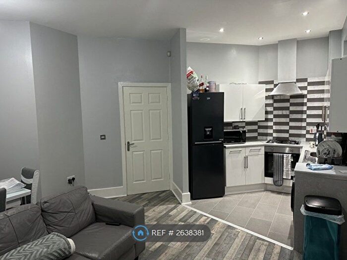 2 Bedroom Flat To Rent In Dunthorne Way, Grange Farm, Milton Keynes, MK8