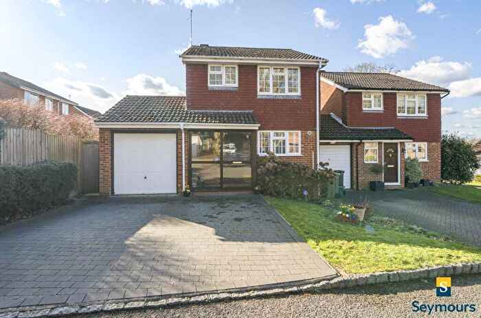 3 Bedroom Detached House For Sale In Parkview Vale, Guildford, Surrey, GU4