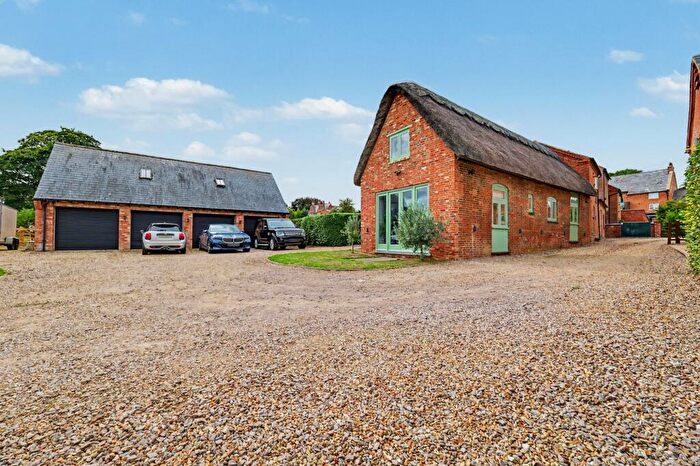 4 Bedroom Barn Conversion For Sale In Abbey View, Welford, NN6