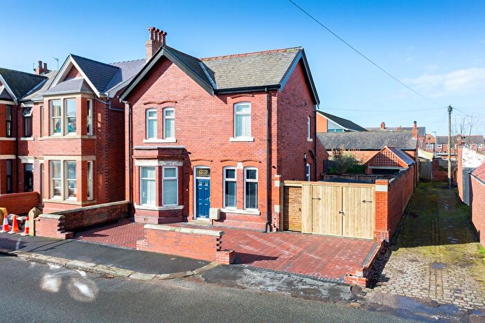 3 Bedroom Detached House For Sale In Durham Avenue, Lytham St Annes, FY8