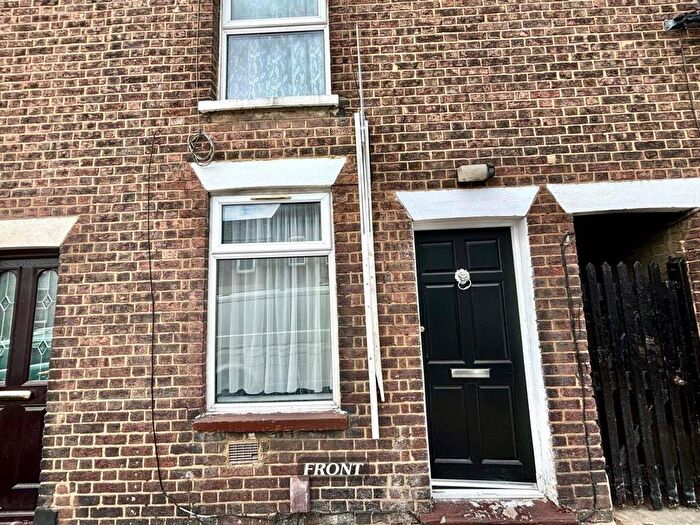 3 Bedroom Property For Sale In High Town Road, Luton, LU2