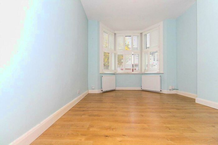 1 Bedroom Apartment To Rent In Terront Road, Turnpike Lane, N15