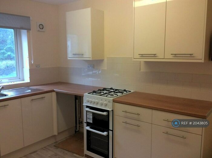 1 Bedroom Flat To Rent In Crosland Moor, Huddersfield, HD4