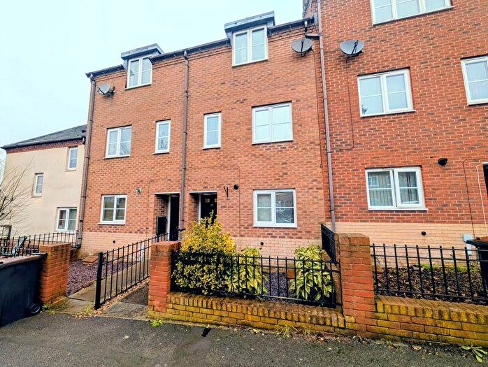 3 Bedroom Town House For Sale In Spruce Road, Nuneaton, CV10