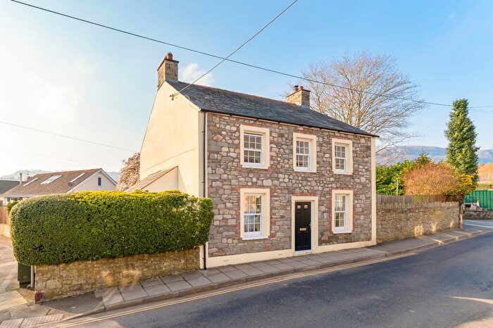 4 Bedroom Detached House For Sale In Llangattock, Crickhowell, NP8