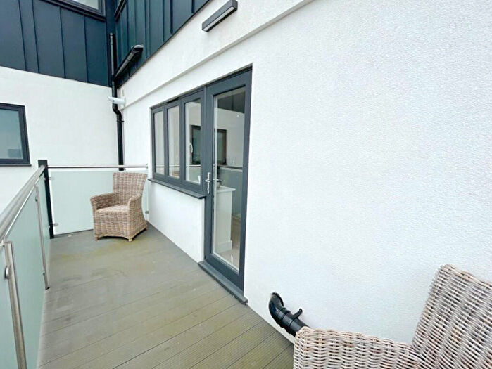 2 Bedroom Apartment To Rent In Main Road, Hockley, SS5