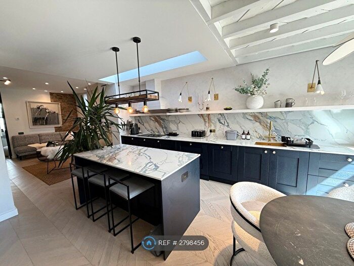 4 Bedroom End Of Terrace House To Rent In Foxbury Road, Bromley, BR1
