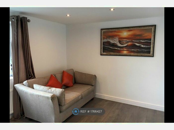2 Bedroom Flat To Rent In Caroline Court, Reading, RG1