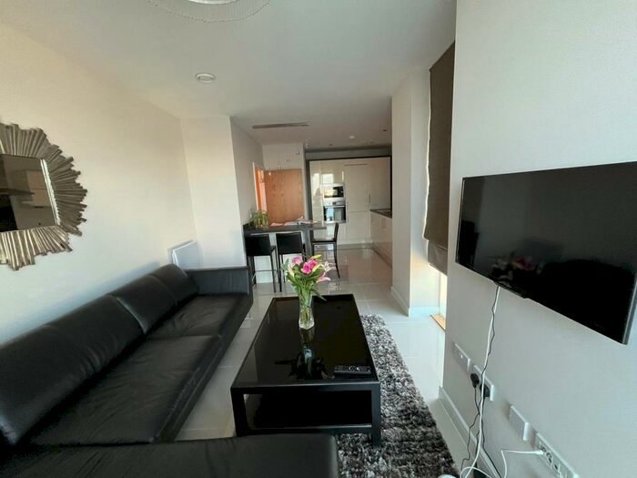 2 Bedroom Apartment To Rent In Ferry Court, Cardiff, CF11