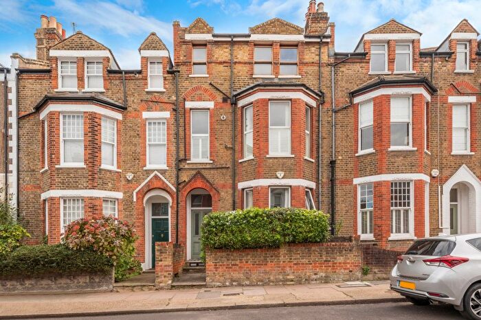 2 Bedroom Flat For Sale In Oakhill Road, East Putney, SW15