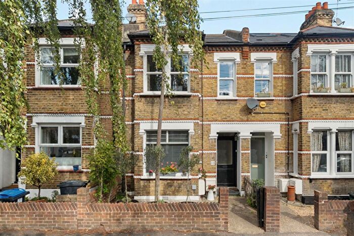 2 Bedroom Flat For Sale In Ridley Road, Wimbledon, SW19