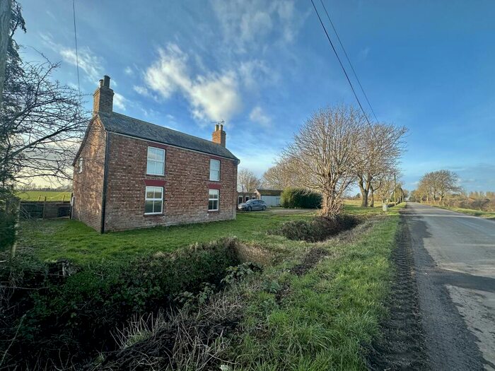 3 Bedroom Detached House To Rent In Bunkers Hill, New York, Lincoln, LN4