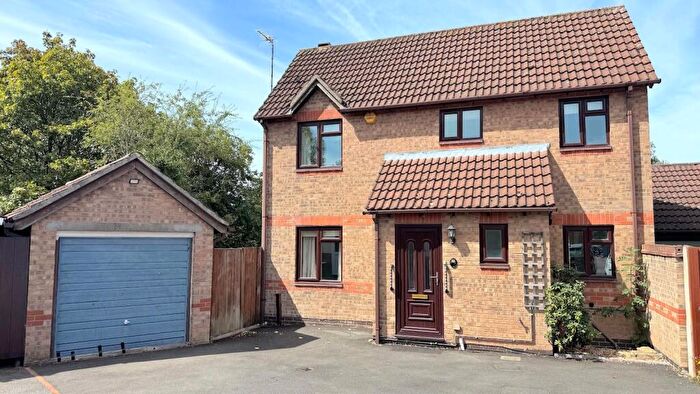 3 Bedroom Detached House For Sale In Longstock Close, Oakwood, Derby, DE21