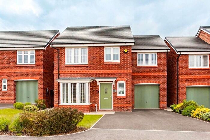 4 Bedroom Detached House To Rent In Sydall Rise, Clay Cross, S45