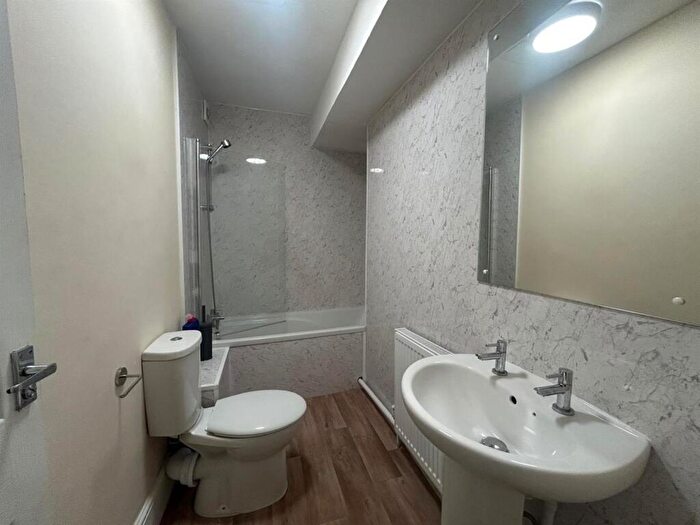 1 Bedroom Flat To Rent In St. Peter Street, Rochester, ME1