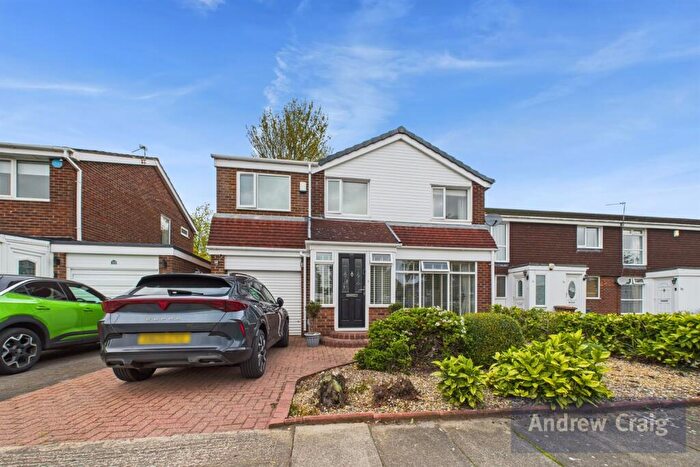 4 Bedroom Detached House For Sale In Manston Close, Moorside, Sunderland, SR3