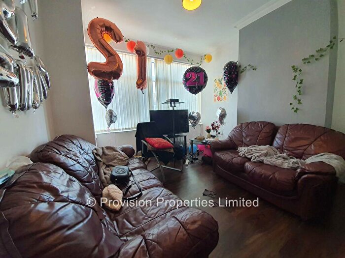 5 Bedroom Terraced House To Rent In Cardigan Lane, Hyde Park, Leeds, LS6