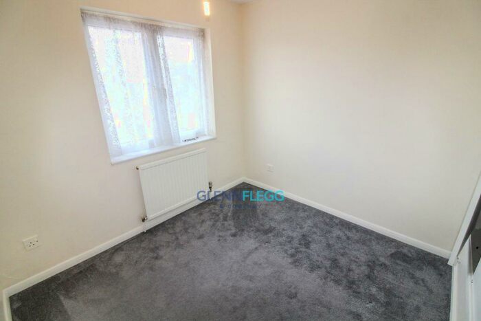 3 Bedroom House To Rent In Hadlow Court, Slough, SL1