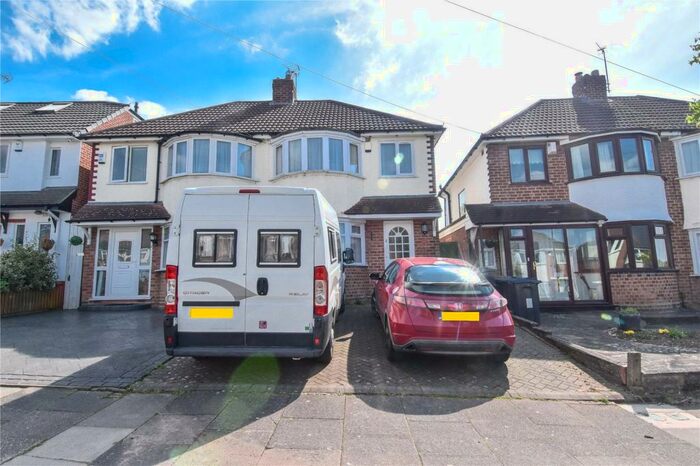 3 Bedroom Semi-Detached House To Rent In Woolacombe Lodge Road, Birmingham, West Midlands, B29