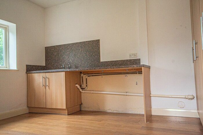 5 Bedroom Detached House To Rent In Wakefield Road, Grange Moor, Wakefield, WF4
