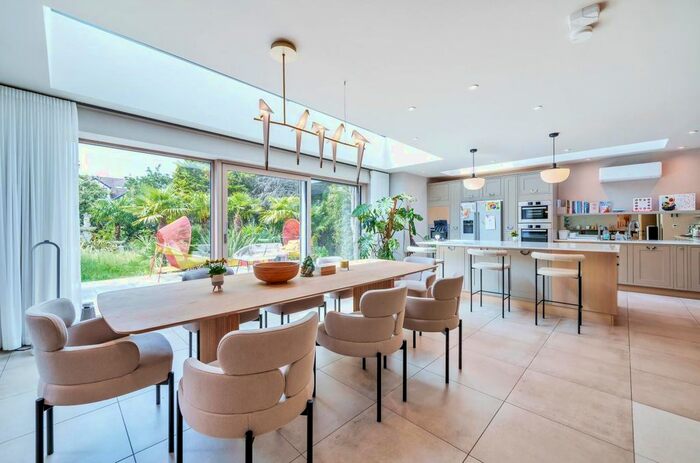 5 Bedroom Property To Rent In Manor House Drive, Brondesbury Park, London, NW6