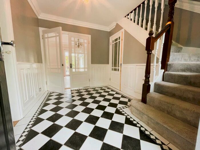 4 Bedroom Detached House To Rent In Warley Lane, Brentwood, CM13