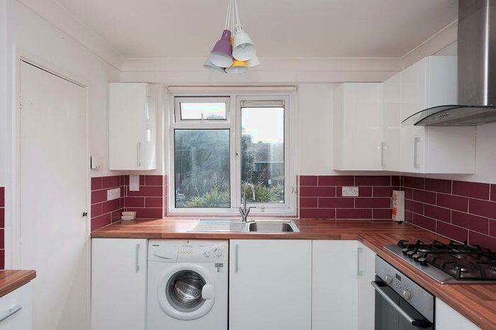 2 Bedroom Flat To Rent In Craven Road, Brighton, BN2