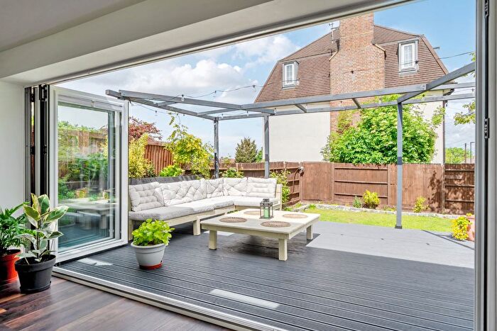 3 Bedroom End Of Terrace House For Sale In Waters Road, Catford, London, SE6
