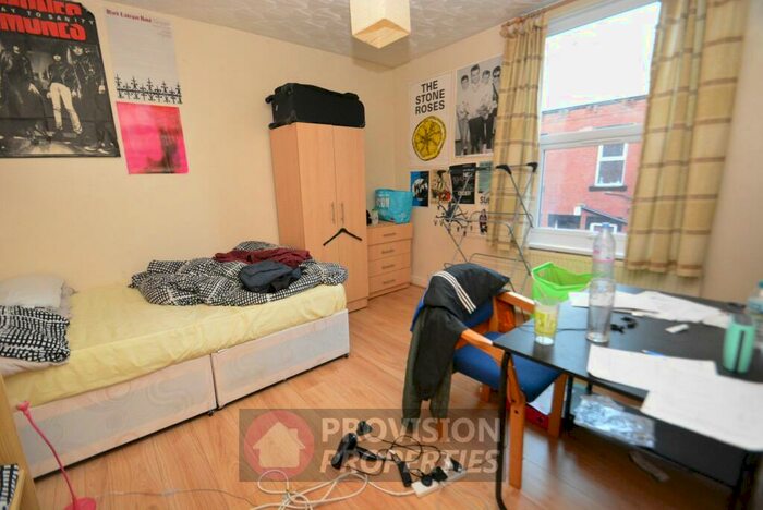 4 Bedroom Terraced House To Rent In Meadow View, Hyde Park, Leeds, LS6